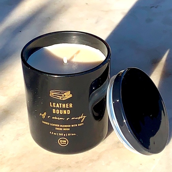 DW HOME CANDLE LEATHER BOUND MUSK RICHLY SCENTED NEW - Picture 3 of 4